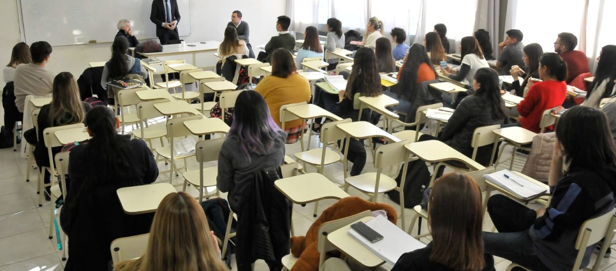 EL DIRECTOR NACIONAL DE LA ESCUELA DEL CUERPO DE ABOGADOS DISERTARÁ MAÑANA EN LA JORNADA DE DERECHO ADMINISTRATIVO EN RAWSON