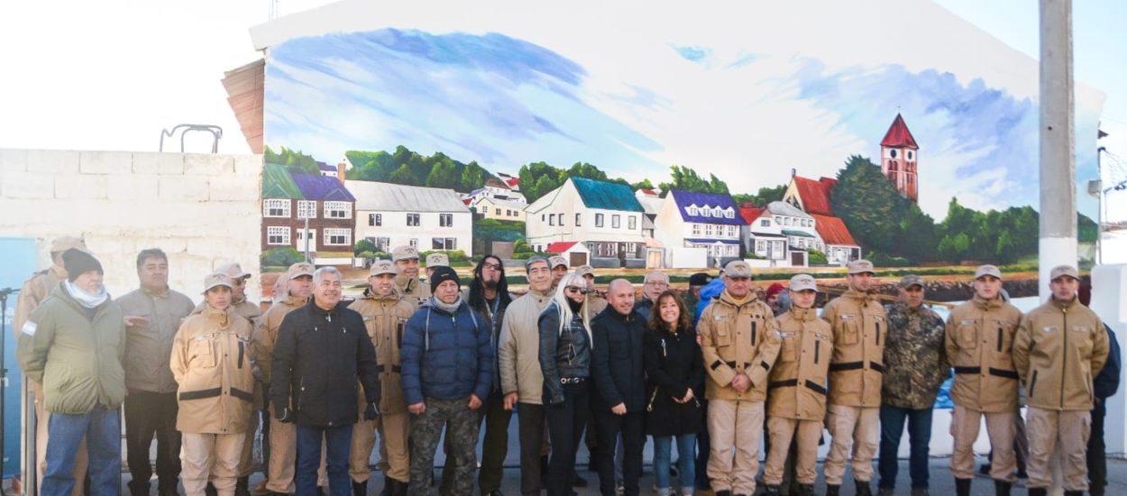 SE INAUGURÓ EN PUERTO MADRYN EL MURAL “IDENTIDAD, SOBERANÍA Y MALVINAS”, AFIRMANDO LOS DERECHOS ARGENTINOS SOBRE LAS ISLAS