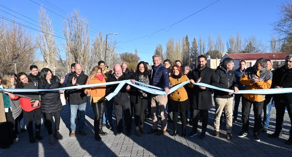 EN RÍO MAYO, ARCIONI INAUGURÓ OBRAS Y ANUNCIÓ LA CONSTRUCCIÓN DE NUEVAS VIVIENDAS Y RED DE GAS DOMICILIARIO