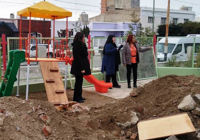 LA MINISTRA SIMONE RECORRIÓ Y SUPERVISÓ EL AVANCE DE OBRA DE LA CASA DEL NIÑO EN COMODORO RIVADAVIA