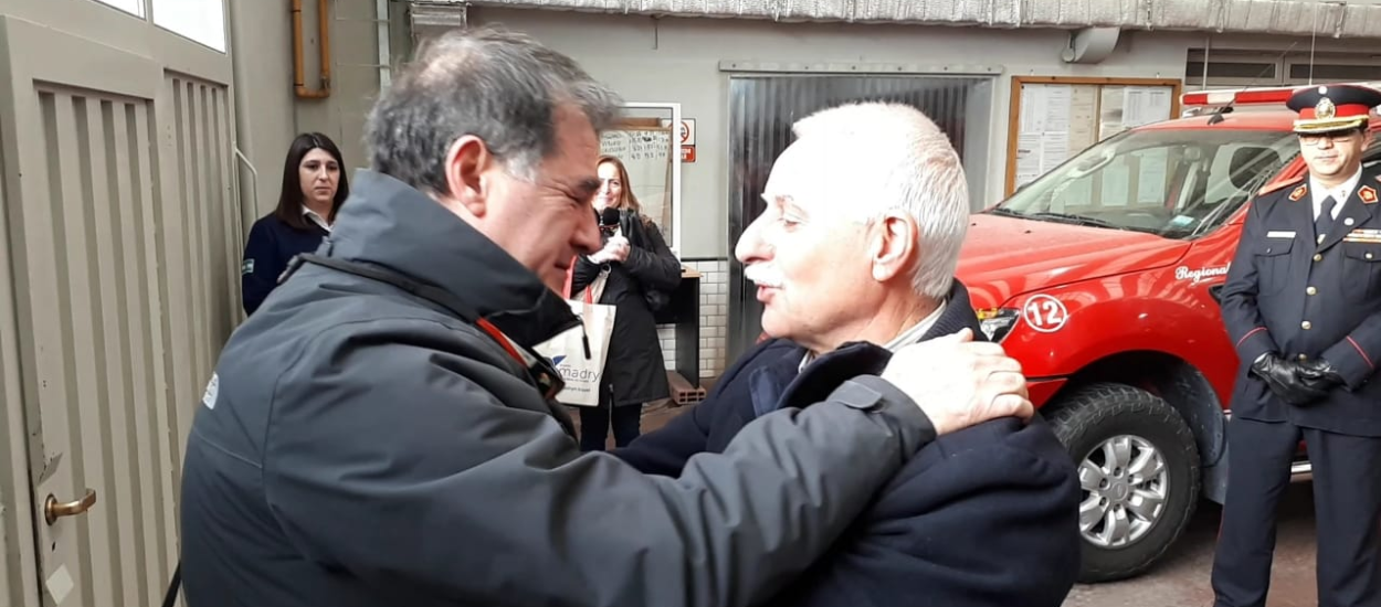 40 AÑOS DESPUÉS SE REENCUENTRAN EN MADRYN UN VETERANO DE MALVINAS Y UN BOMBERO