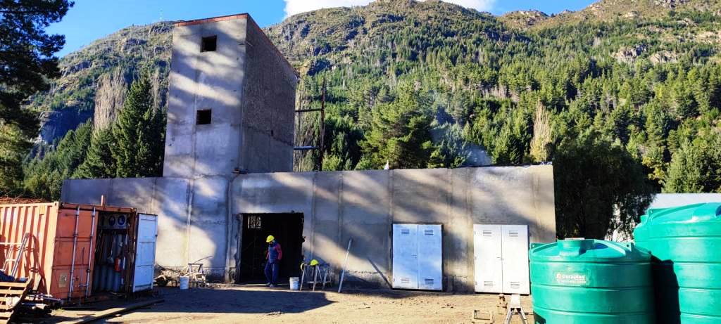 EL GOBIERNO DEL CHUBUT CONTINÚA TRABAJANDO EN LA AMPLIACIÓN DEL HOSPITAL RURAL DE LAGO PUELO