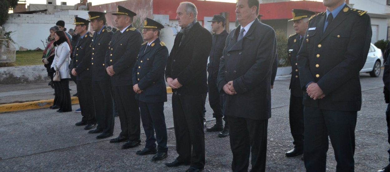 RAWSON: EL GOBIERNO DEL CHUBUT PARTICIPÓ DEL HOMENAJE A LOS POLICÍAS OSCAR CRUZADO Y PABLO REARTE