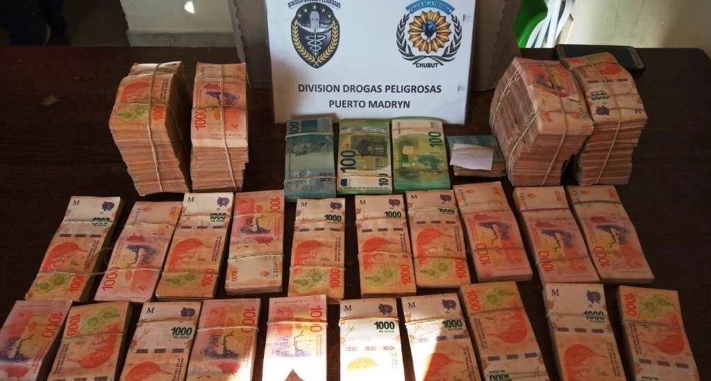 La Policía del Chubut secuestró millonaria suma de dinero y estupefacientes en Puerto Lobos