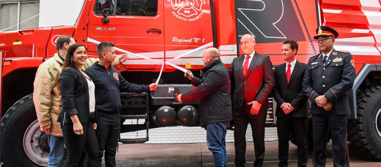 EL INTENDENTE PARTICIPÓ DE LA PRESENTACIÓN DEL NUEVO MÓVIL DE LA ASOCIACIÓN DE BOMBEROS VOLUNTARIOS DE PUERTO MADRYN