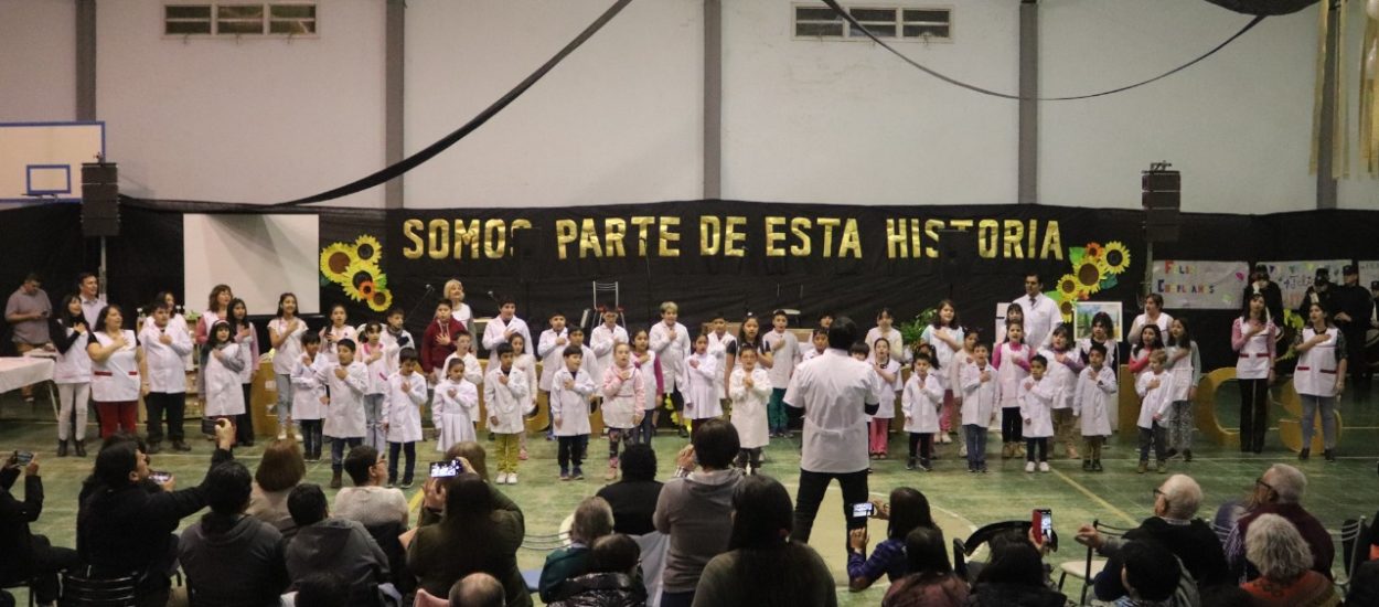 El Gobierno de la Provicnia celebró junto a la Escuela Nº 139 de 28 de Julio su centenario