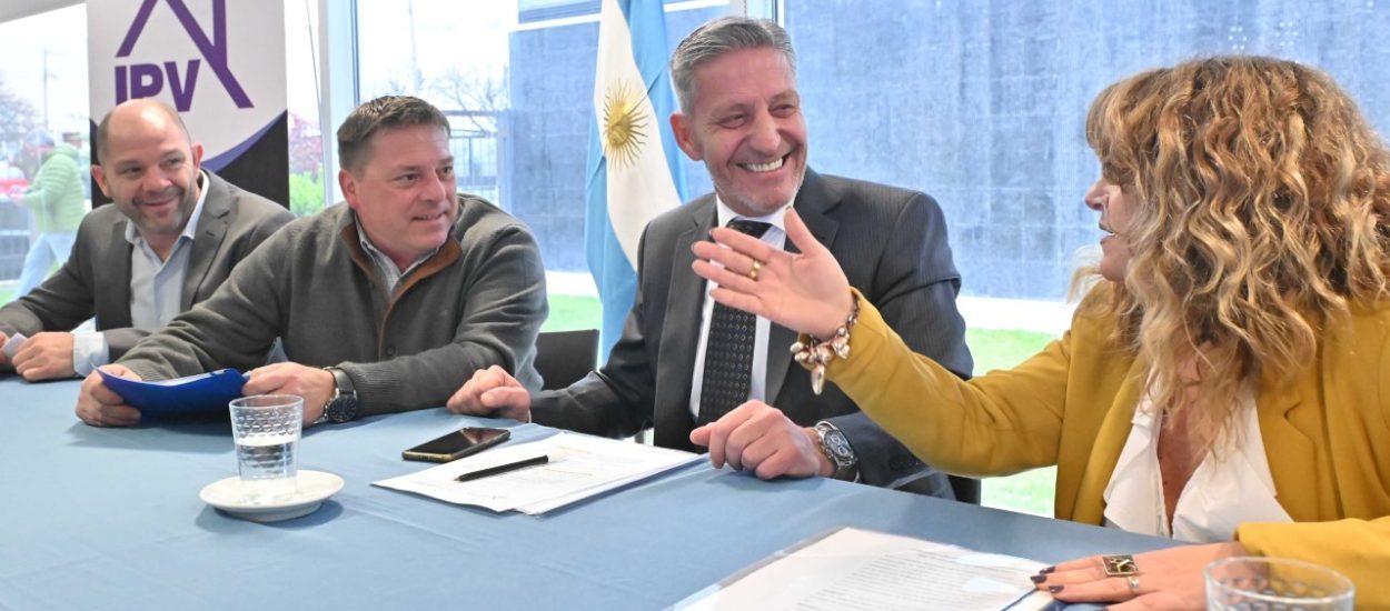 Arcioni encabezó la licitación para construir 128 nuevas viviendas en Comodoro Rivadavia