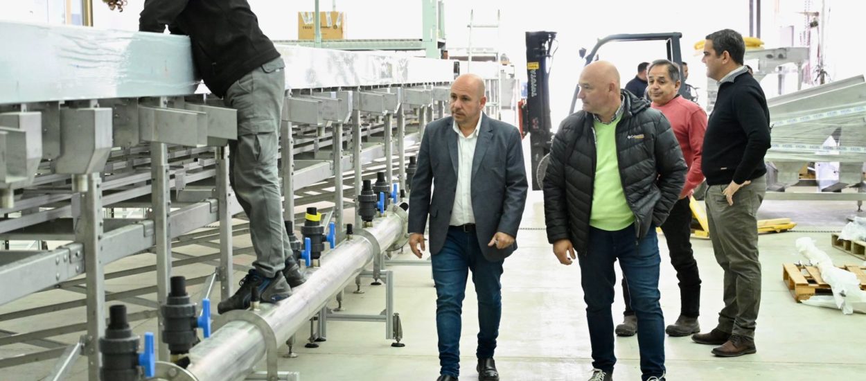 SASTRE VISITÓ LA NUEVA MAQUINARIA EN LA COOPERATIVA DE PRODUCTOS INTEGRADOS EN GAIMAN