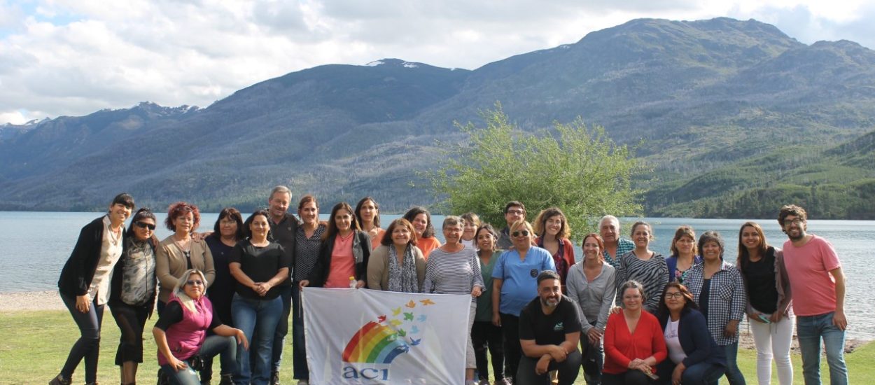 La Universidad del Chubut finalizó el Pre Encuentro de Cooperativas de Cuidados en El Hoyo 