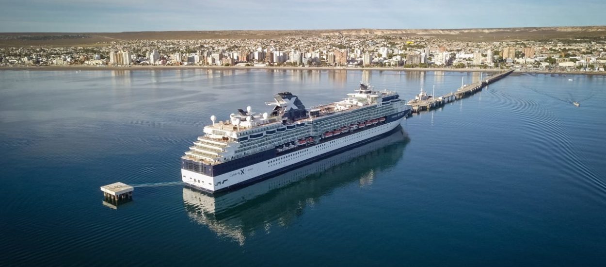 Temporada de Cruceros: Amarró nuevamente el Celebrity Infinity en el Muelle Luis Piedra Buena