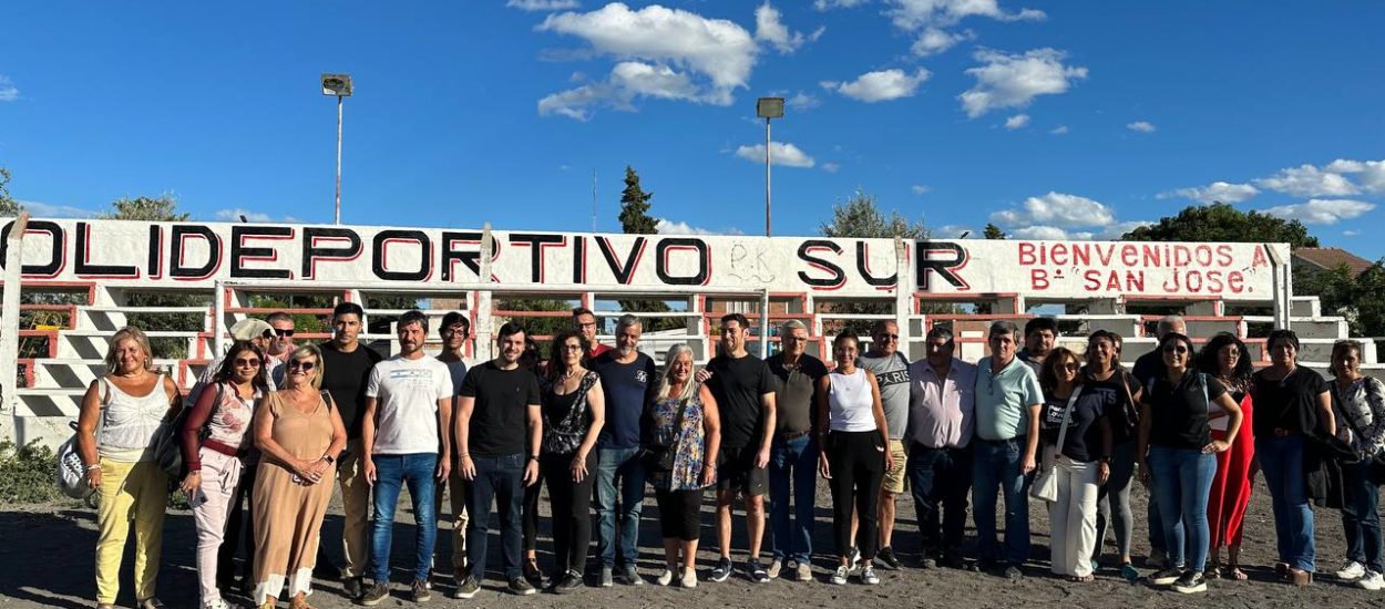 Torres y Merino visitaron el Polideportivo Sur y proponen que las vecinales decidan sobras las obras que necesitan