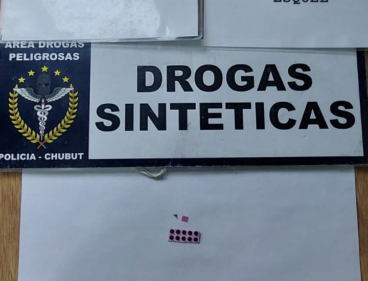 Seguridad: La División Drogas de Esquel secuestró 22 dosis de sustancias sintéticas prohibidas en sus controles preventivos