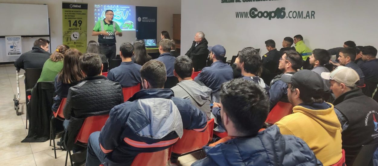 El Gobierno Provincial dictó capacitación sobre “Seguridad Vial Laboral y Conducción Segura” en Esquel