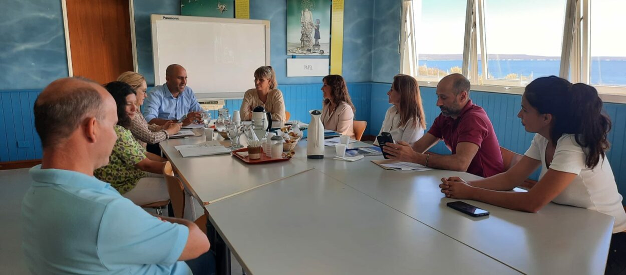 SE TRABAJA PARA QUE TODAS LAS ESCUELAS DE MADRYN CONOZCAN EL ECOCENTRO PAMPA AZUL