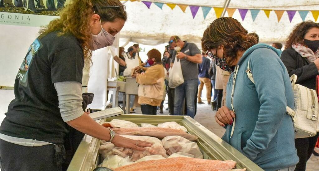 SE CONVOCA A VEHÍCULOS GASTRONÓMICOS, PRODUCTORES Y ARTISTAS PARA LA XIX FERIA DE PESCADORES ARTESANALES DE SEMANA SANTA