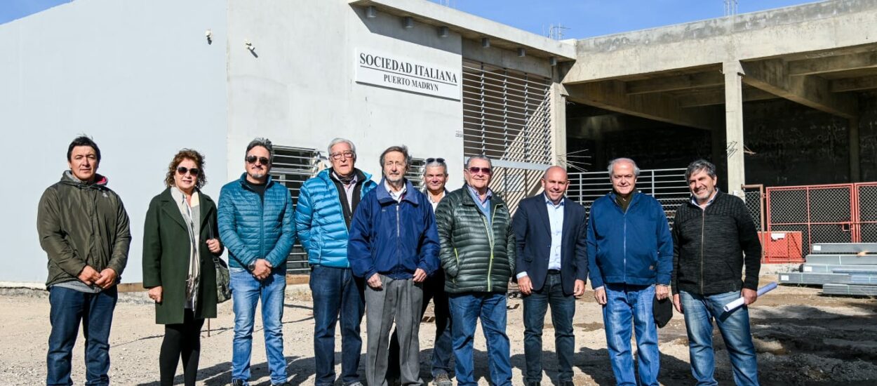 EL INTENDENTE RECORRIÓ LA OBRA DE LA ESCUELA BICULTURAL QUE ESTÁ CONSTRUYENDO LA SOCIEDAD ITALIANA