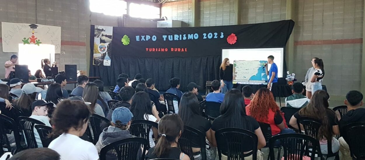 Autoridades provinciales participaron de la Expo Turismo 2023 en Las Plumas 