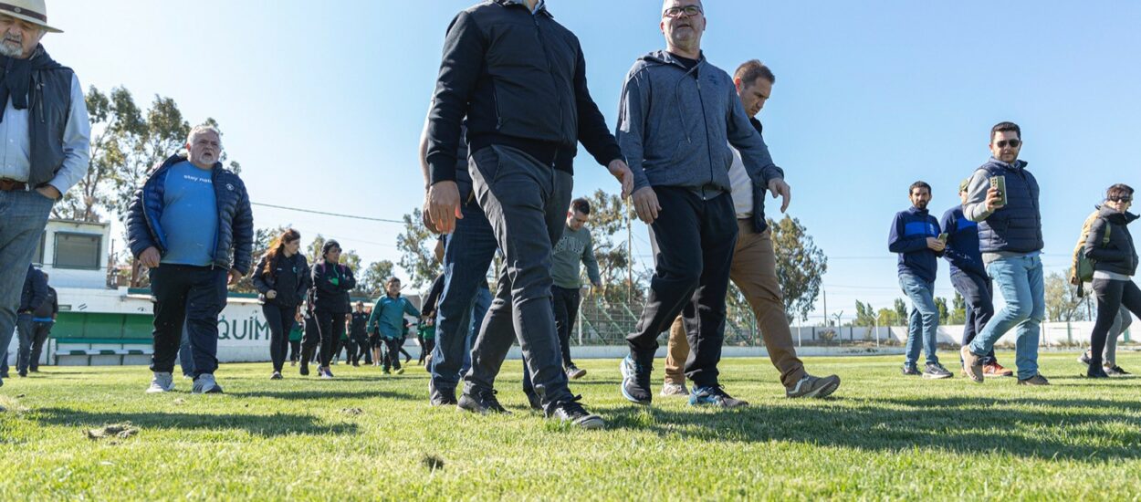 Comodoro Rivadavia: Con un fuerte apoyo del Municipio, el Club Petroquímica estrenará este domingo su renovada cancha de césped