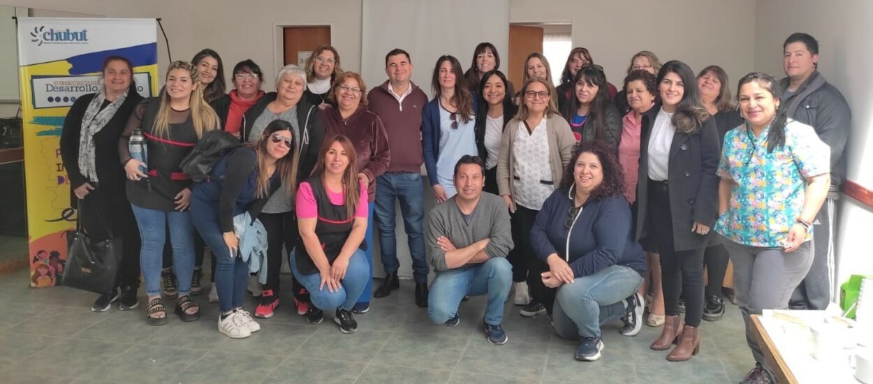 Trabajadores de áreas vinculadas a infancias y adolescencias se capacitaron para fortalecer los dispositivos residenciales de Chubut