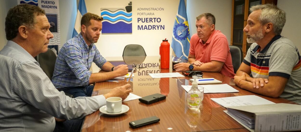 Madryn: el nuevo titular de la Administración Portuaria se reunió con directores para potenciar la competitividad del Puerto