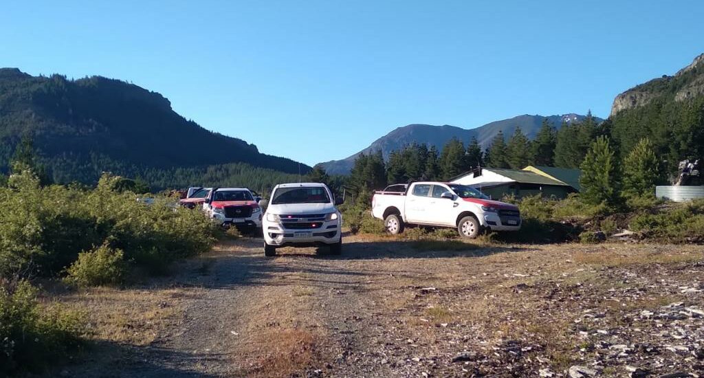 Brigadistas trabajan para controlar incendio en la zona de Epuyén