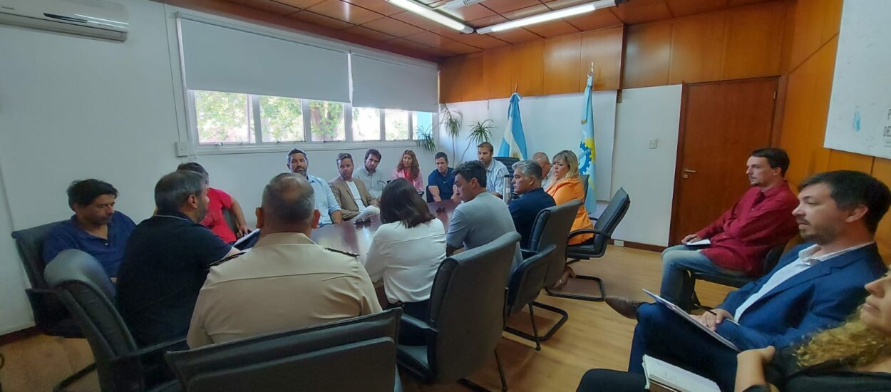 Provincia coordina acciones para el hundimiento de buques y la creación del mayor Parque Submarino de la región