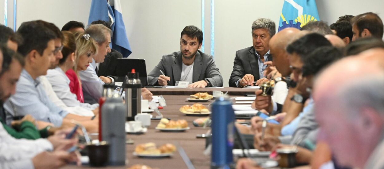 “Vamos a priorizar la Educación, la Salud y el Desarrollo Humano”, anunció Torres en una nueva reunión del Gabinete Provincial