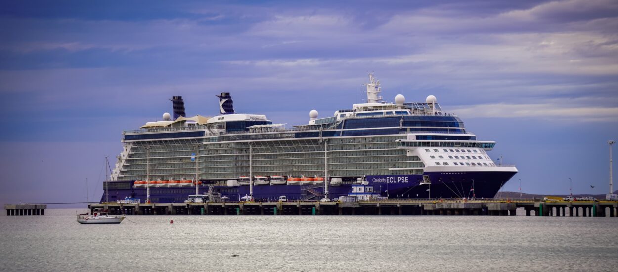 Temporada de Cruceros: el Celebrity Eclipse nuevamente en Puerto Madryn