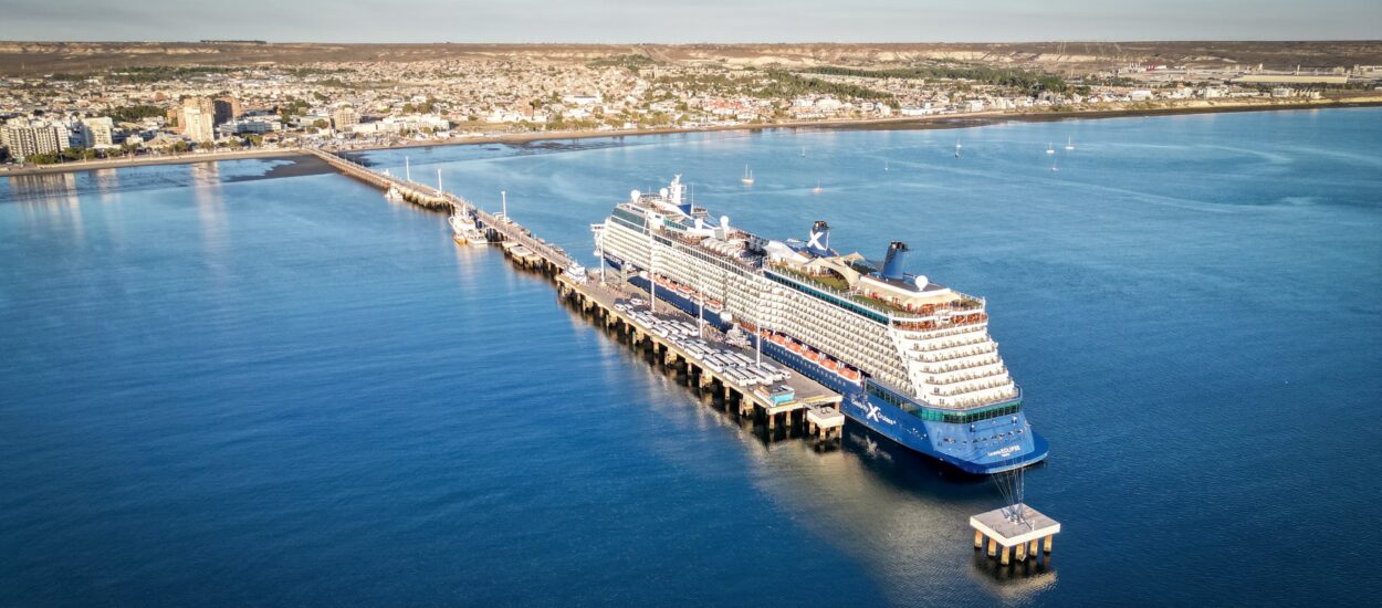 Temporada de Cruceros: el Celebrity Eclipse llegó a Puerto Madryn con unas 4.000 personas a bordo