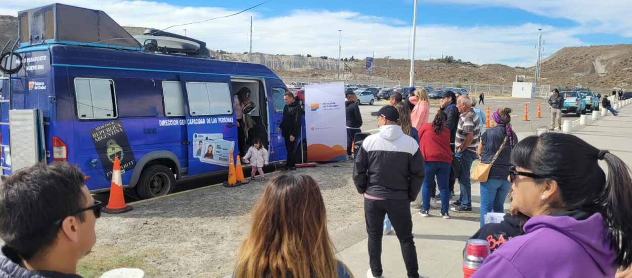 Provincia realizó exitoso operativo de documentación en Comodoro Rivadavia