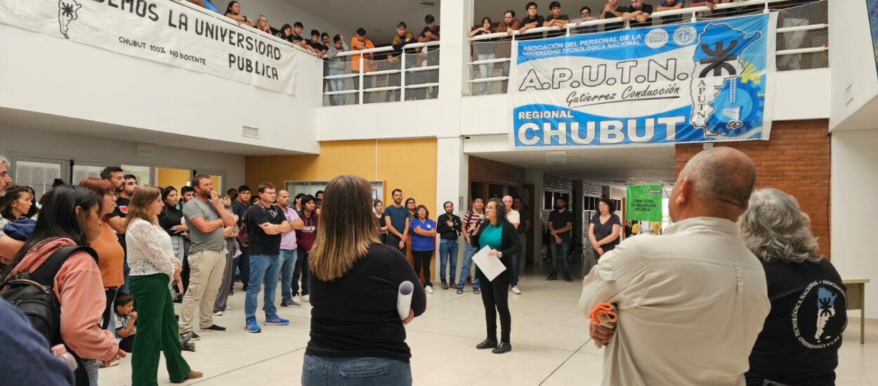 LA COMUNIDAD UNIVERSITARIA DE UTN CHUBUT SE DECLARA EN ASAMBLEA PERMANENTE