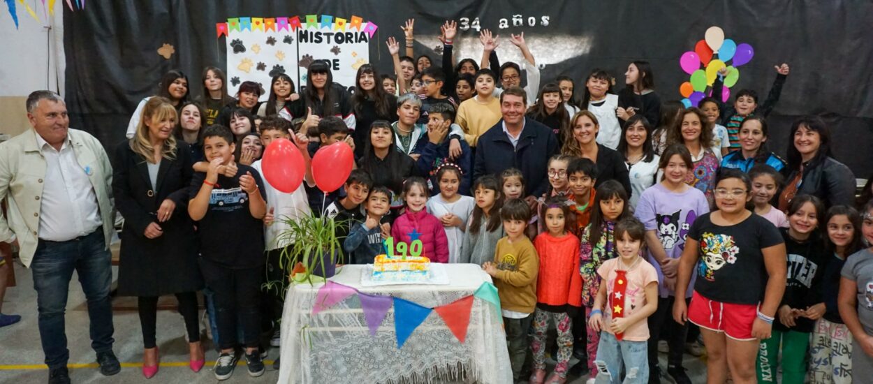 El intendente Biss acompañó el acto aniversario de la Escuela N° 190 de Playa Unión 