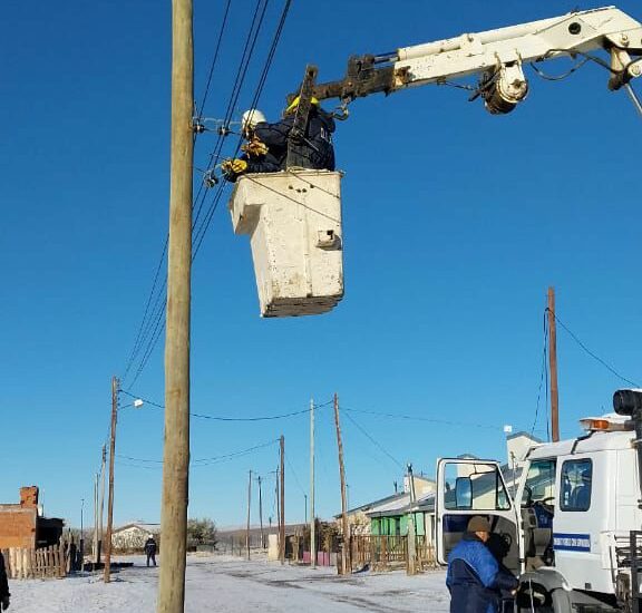 Provincia realizó tareas de renovación y reparación de redes en Colán Conhué