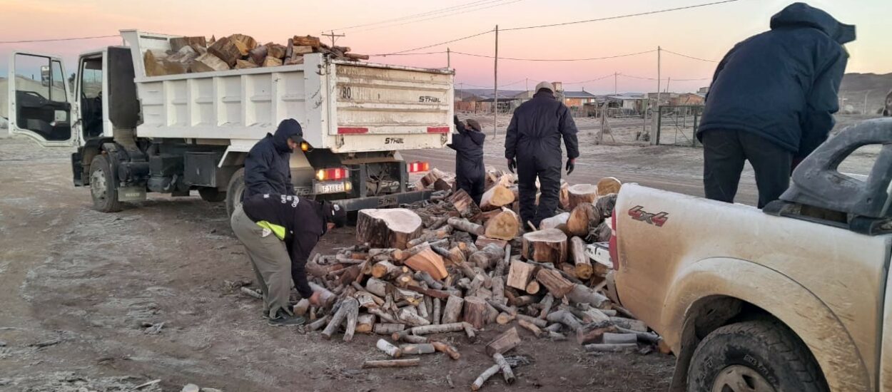 El Gobierno Provincial asistió con materiales a pobladores rurales y entregó aportes del Plan Calor