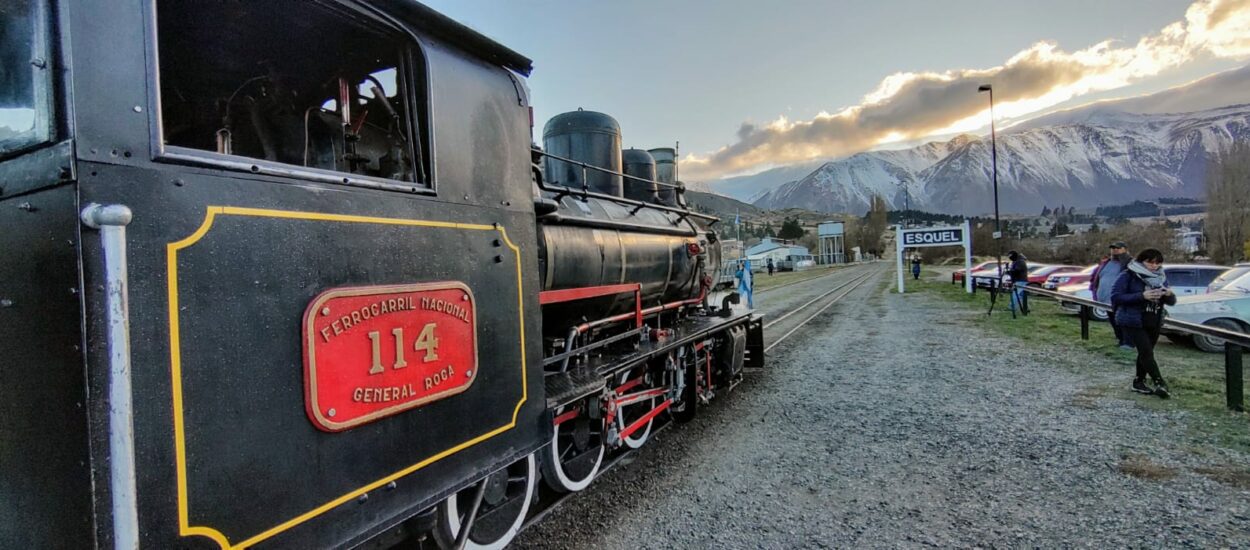 Con un viaje lleno de pasajeros, “La Trochita” conmemoró el 79° aniversario de su llegada a Esquel