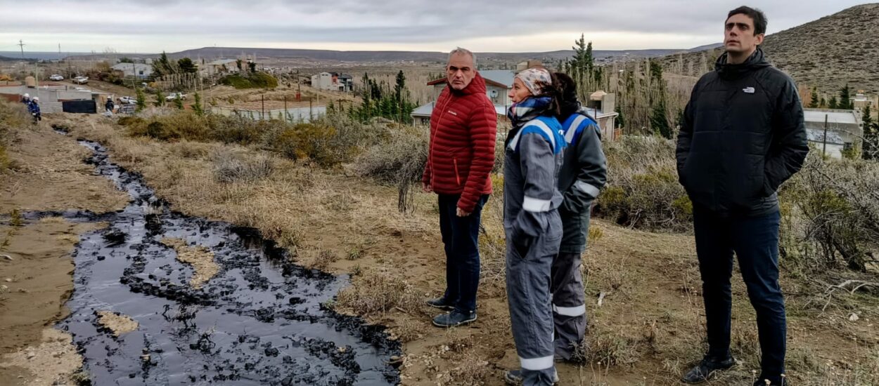 Provincia tomó intervención en derrame de petróleo de YPF y supervisa tareas de remediación en Comodoro Rivadavia