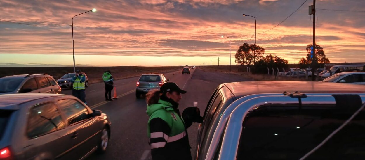 El Gobierno del Chubut retiró de circulación a 80 conductores alcoholizados y controló más de 10.000 vehículos durante el fin de semana largo