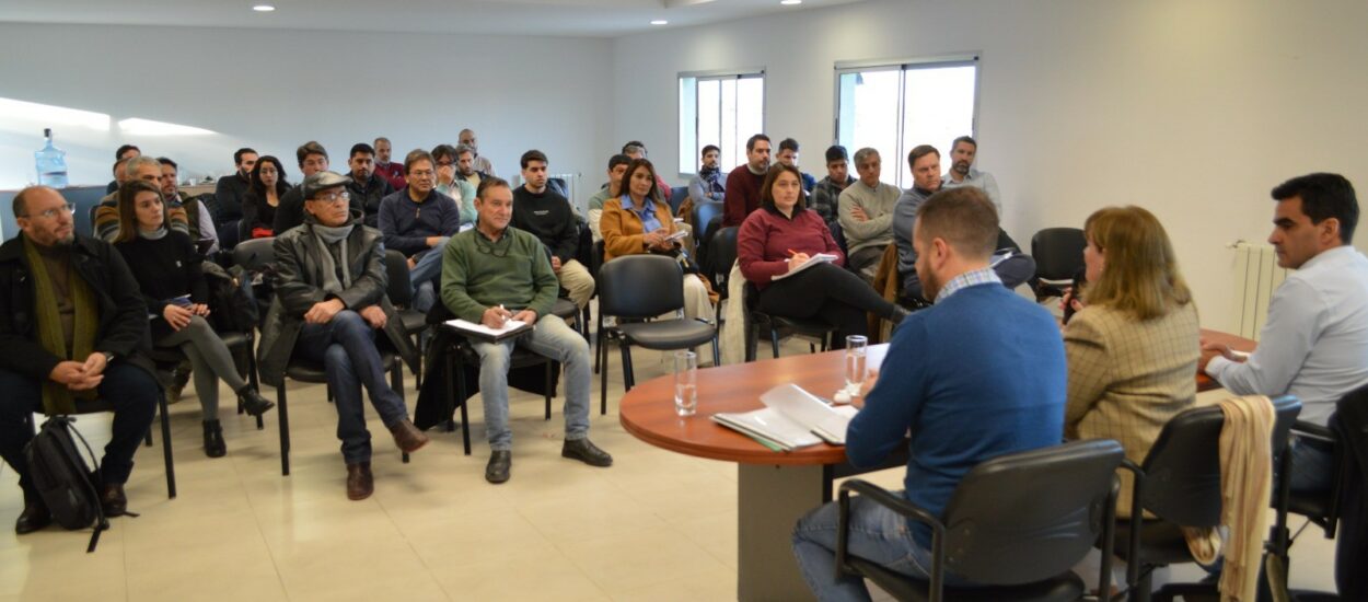 Provincia analiza junto al sector industrial los beneficios del proyecto para el Incentivo, Promoción y Desarrollo de la Industria Naval en Chubut