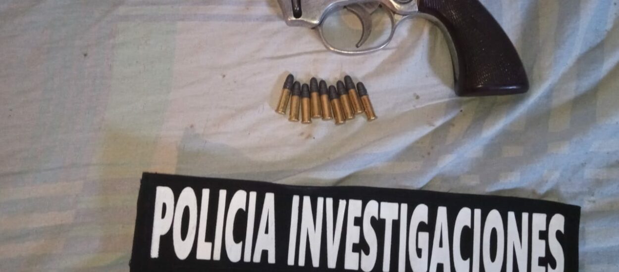 La Policía del Chubut secuestró un arma de fuego y municiones en allanamientos en Trelew