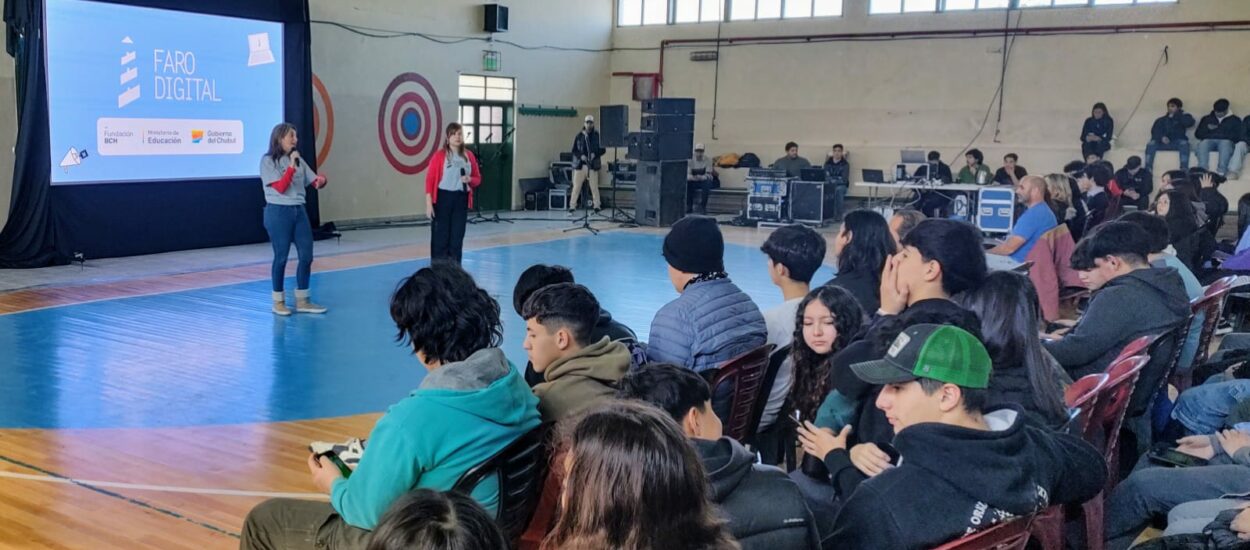 Ciudadanía Digital: Cientos de estudiantes participaron de un nuevo encuentro de formación organizado por el Gobierno de la Provincia