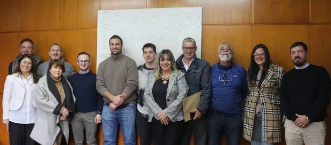 En un trabajo en conjunto con el Gobierno del Chubut, prestadores balleneros donan 50 millones para infraestructura turística de Puerto Pirámides