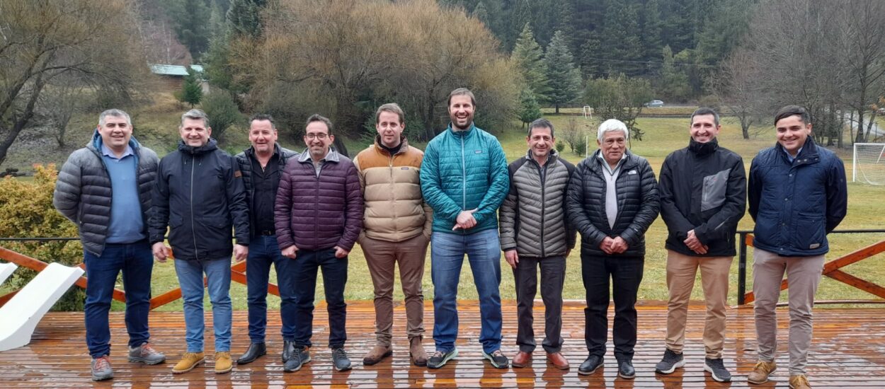 El Gobierno del Chubut reunió a intendentes y referentes turísticos de la Comarca de los Andes