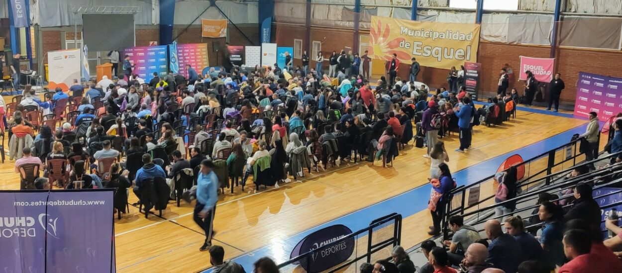 Con cerca de 500 participantes, comenzó el Simposio de Ciencias Aplicadas al Deporte organizado por el Gobierno Provincial