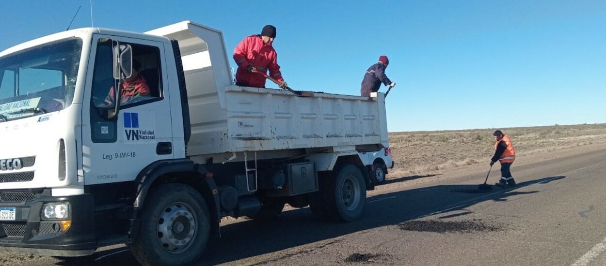 VIALIDAD NACIONAL EJECUTA TAREAS DE BACHEO EN DIFERENTES RUTAS DE CHUBUT