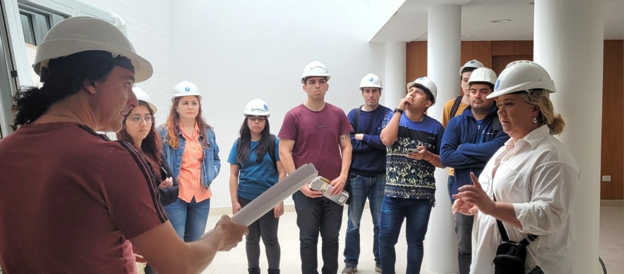 Alumnos de Ingeniería Civil recorrieron la sede central de Seros que Provincia construye en Comodoro Rivadavia