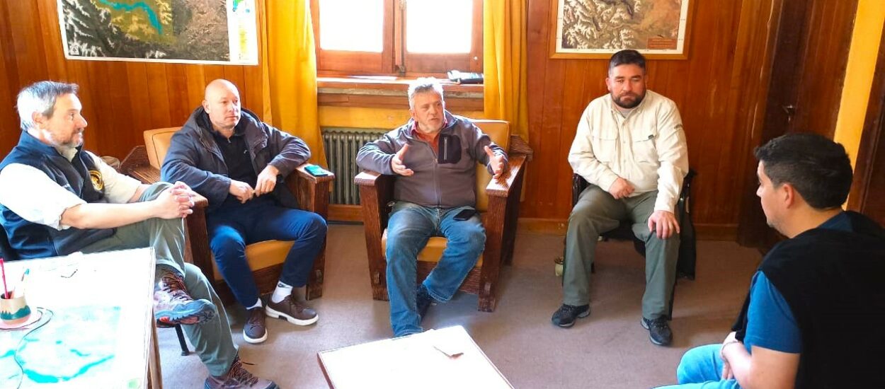 A través de un trabajo interinstitucional, el Gobierno del Chubut planifica la cobertura para enfrentar incendios en la cordillera