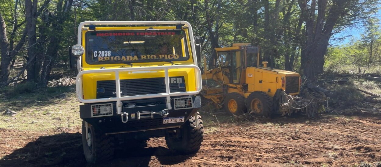 El Gobierno del Chubut controló el incendio forestal en la zona de Río Pico 