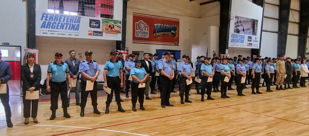 Provincia concretó el ascenso de casi 300 policías de la Unidad Regional Esquel