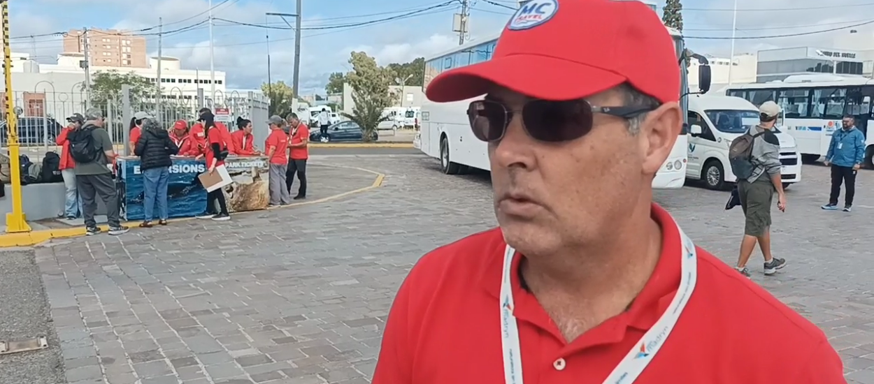 El Norwegian Star llego a Puerto Madryn con 2.000 pasajeros, disfrutando de un día despejado