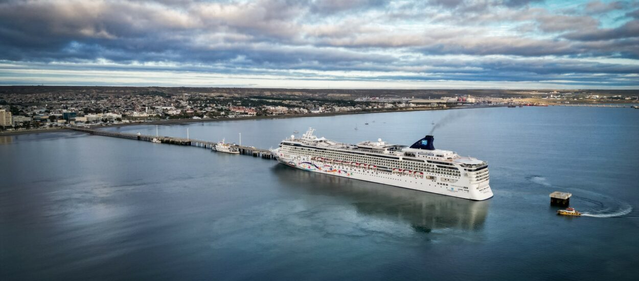 Chubut recibió al Norwegian Star, el primer crucero del año